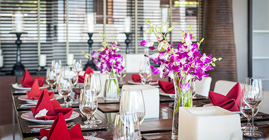 Villa Suralai - Exquisite dining set up